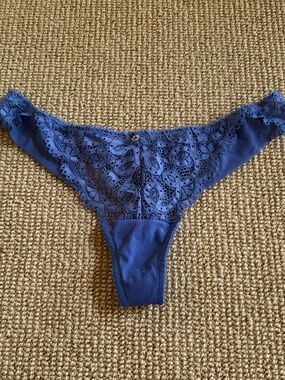 Women's Montelle Intimates Blue Iris Cutout Thong, Size Small NWT